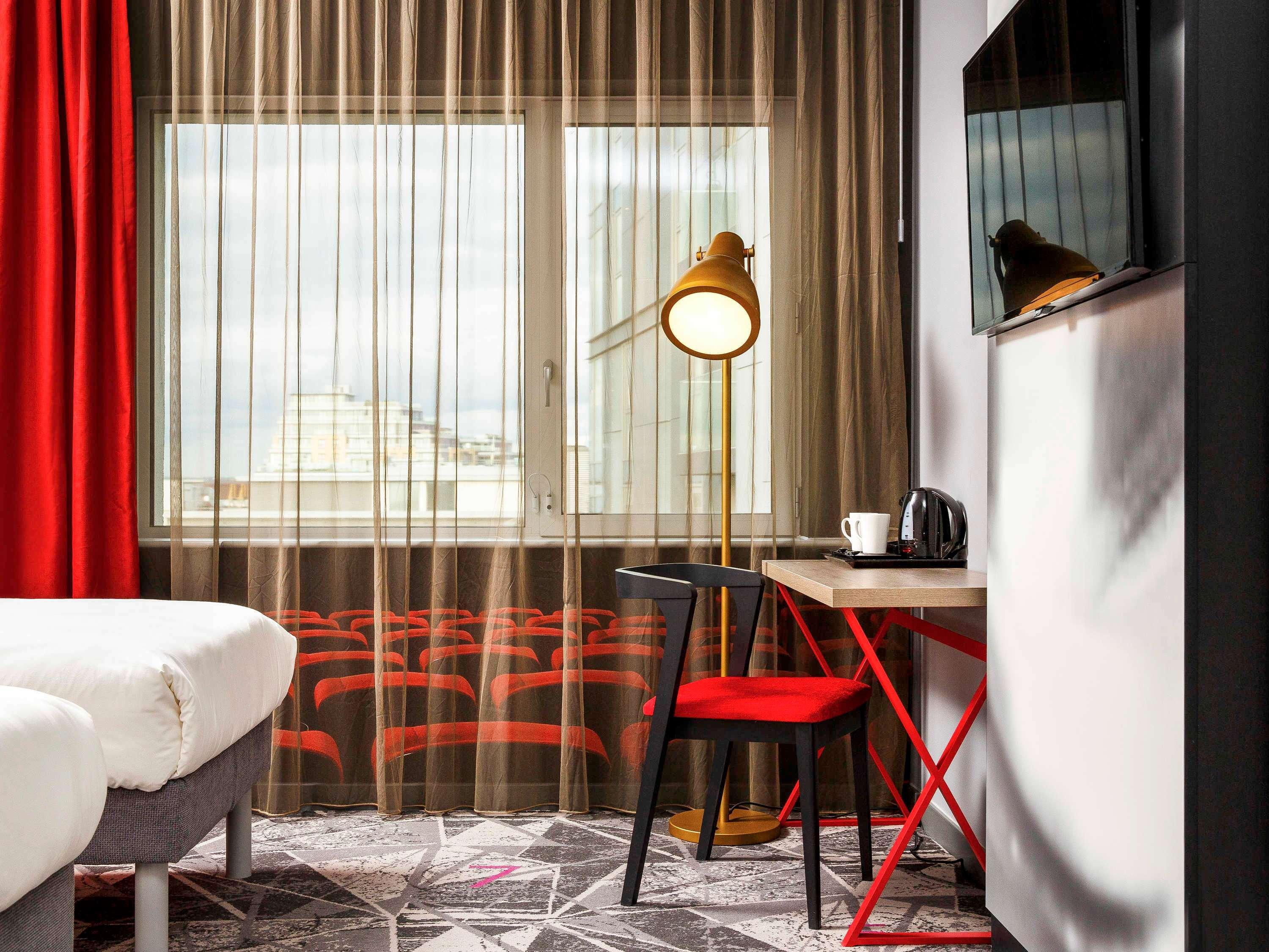 Ibis Styles London Ealing Hotel Exterior photo