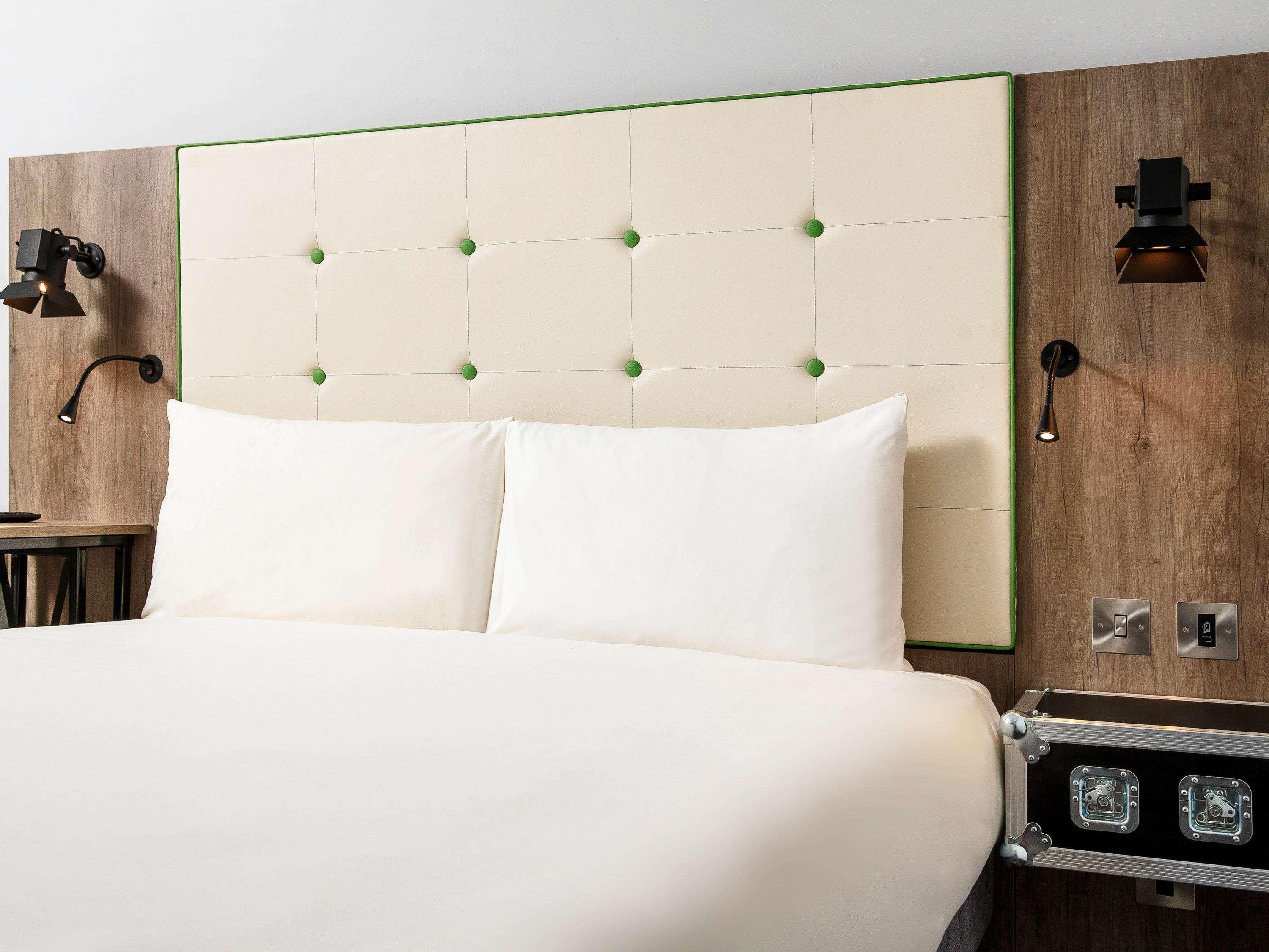 Ibis Styles London Ealing Hotel Exterior photo