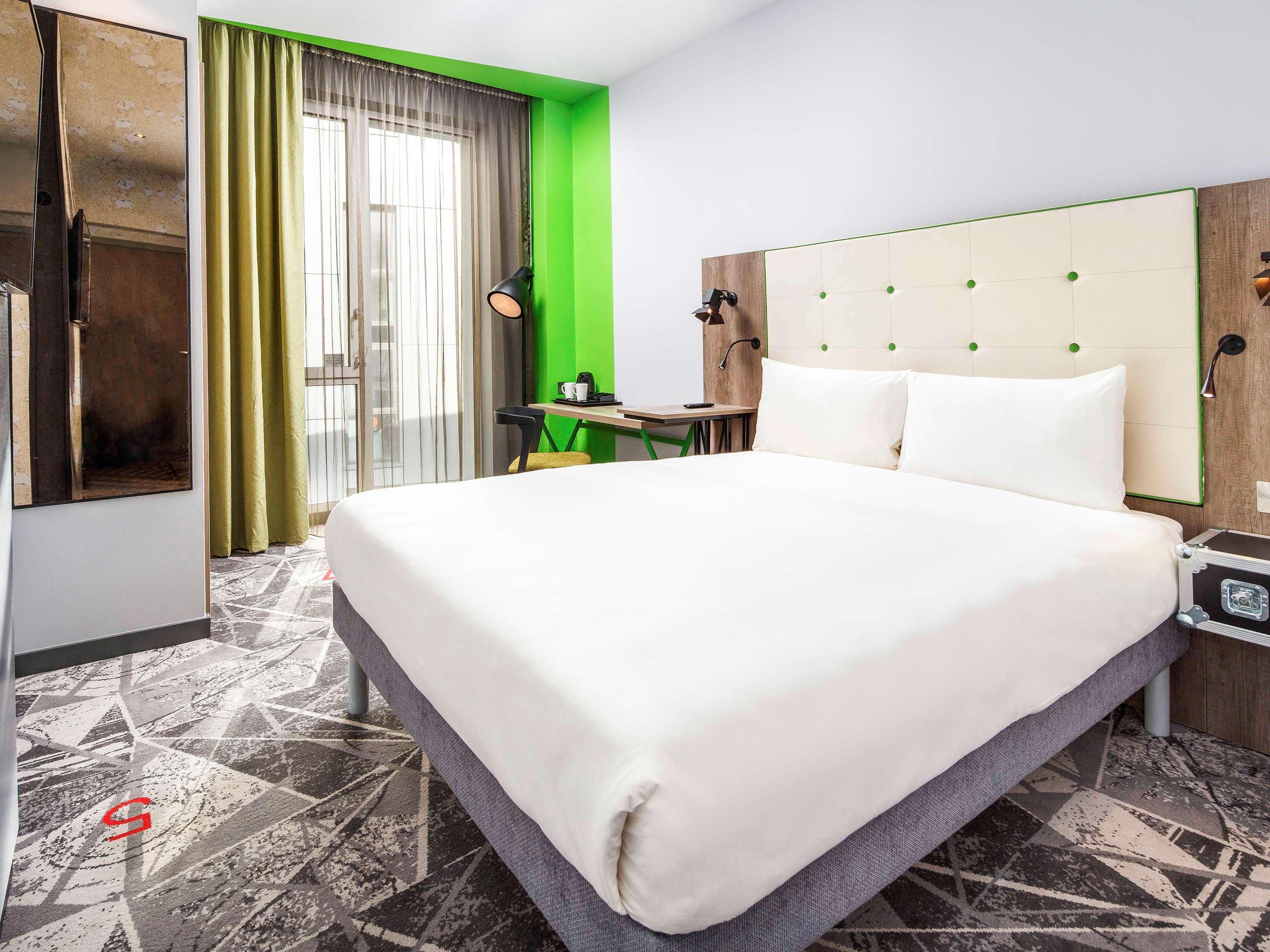 Ibis Styles London Ealing Hotel Exterior photo