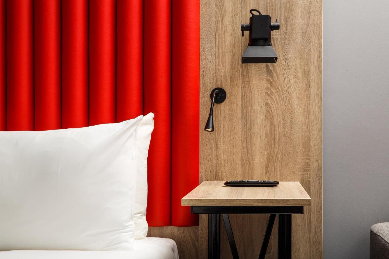 Ibis Styles London Ealing Hotel Exterior photo