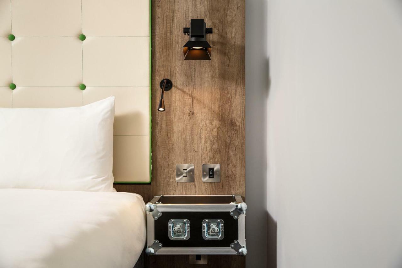 Ibis Styles London Ealing Hotel Exterior photo